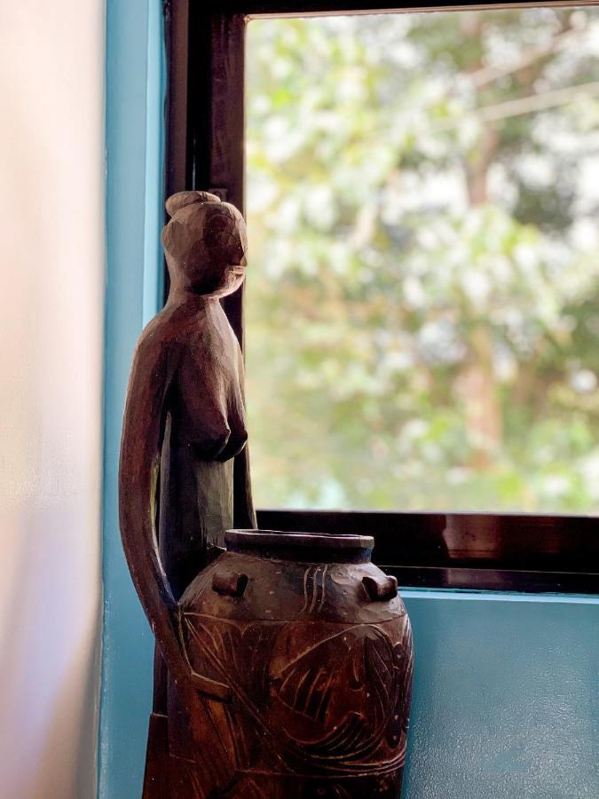 Amos Pili Tree Inn Powered By Cocotel エルニド エクステリア 写真