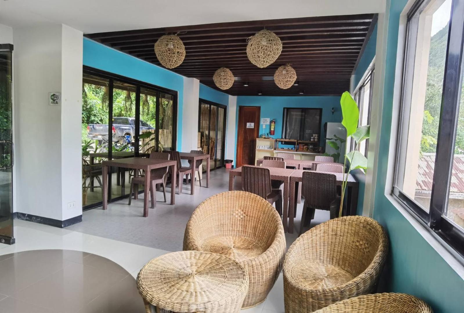Amos Pili Tree Inn Powered By Cocotel エルニド エクステリア 写真